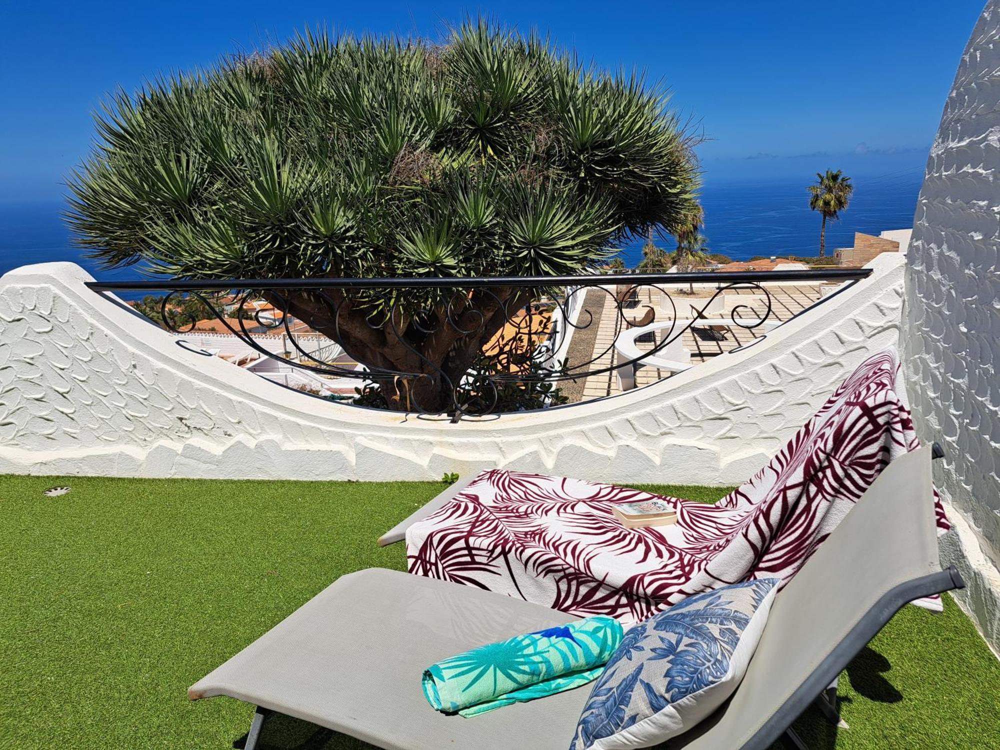 Sunny Tenerife Apartment - Ocean Views 塔科龙特 外观 照片